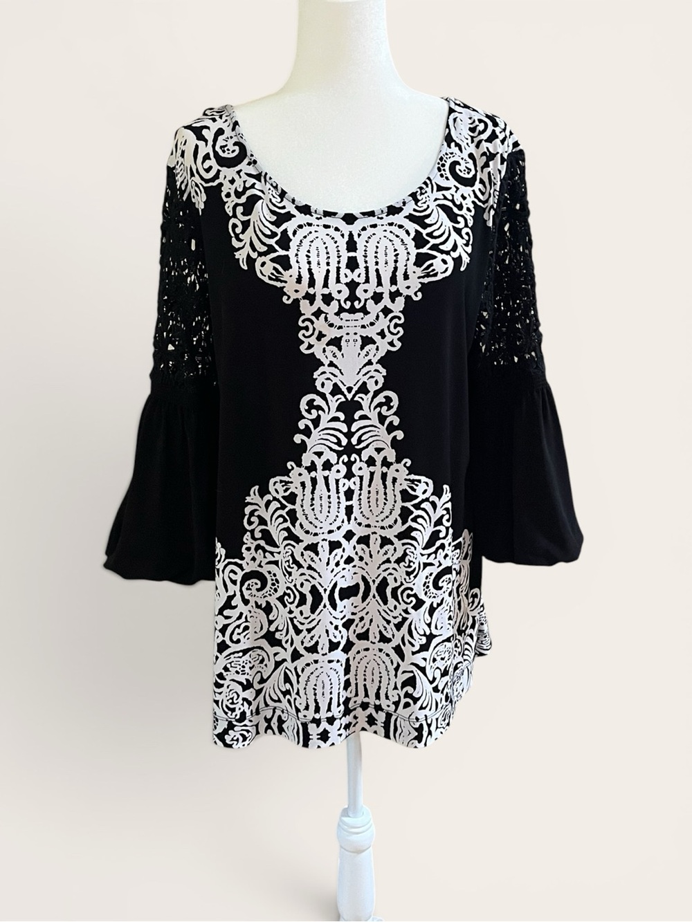 Alfani Black & White Damask Tunic Top Bell Crochet Lace 3/4 Sleeve Boho Romantic